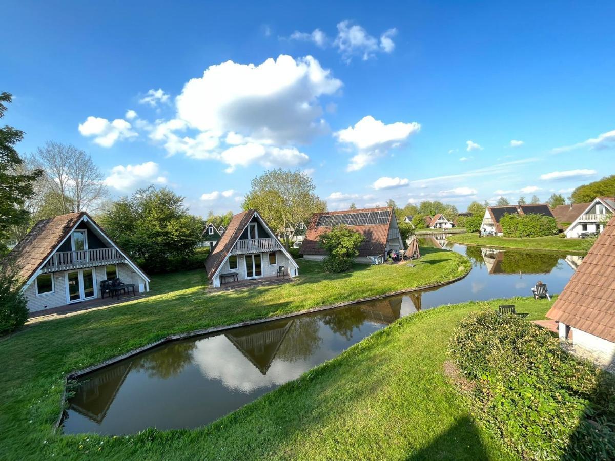 Vakantiepunt 142 - Moderne Vakantiewoning Aan Het Water! Gramsbergen Luaran gambar