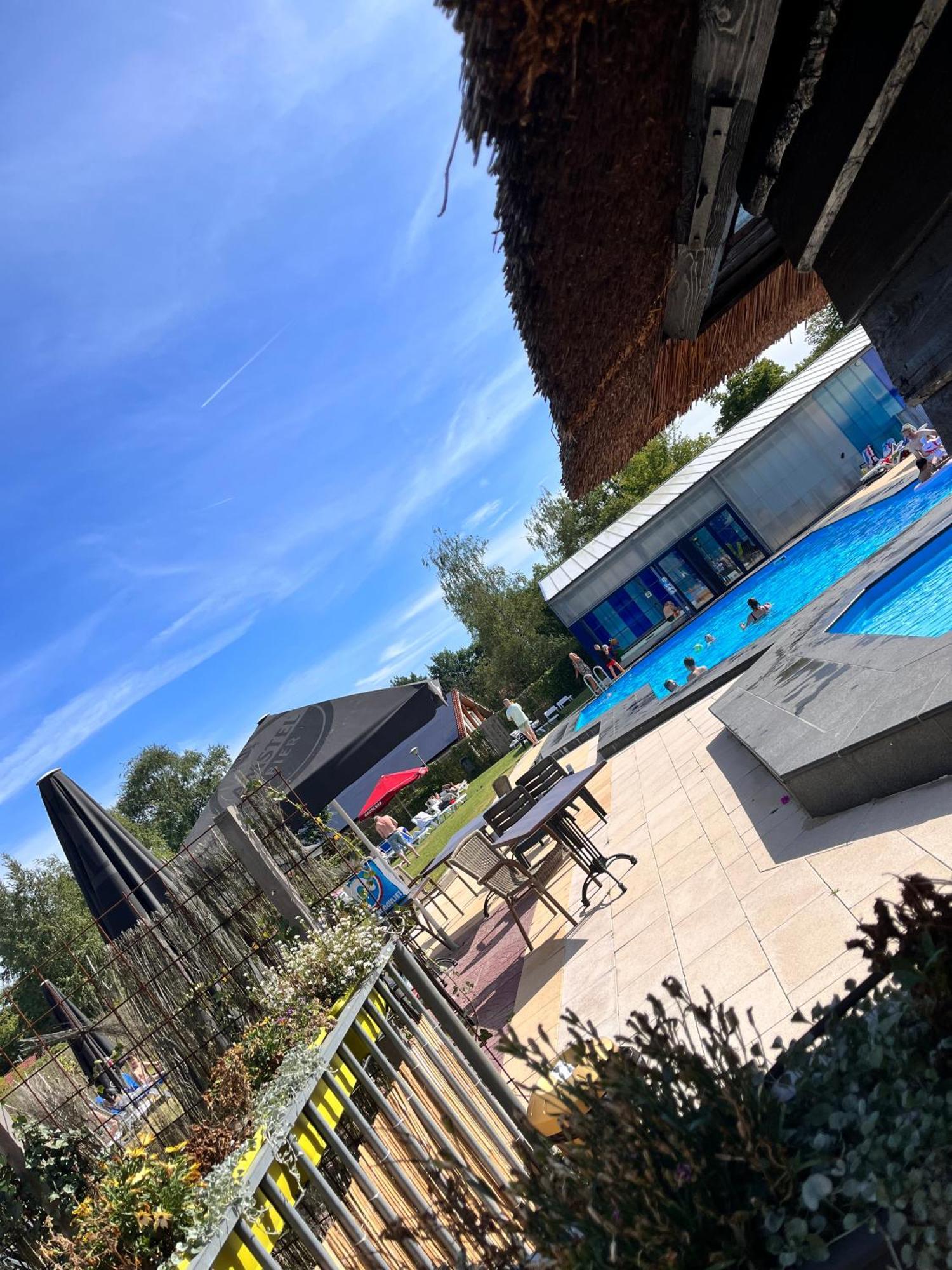 Vakantiepunt 142 - Moderne Vakantiewoning Aan Het Water! Gramsbergen Luaran gambar